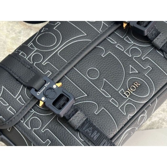 Replica Borsa a tracolla Dior Hit The Road Dior Gravity Blu Navy Imitazioni Replica Borsa a tracolla Dior Hit The Road Dior Gravity Blu Navy