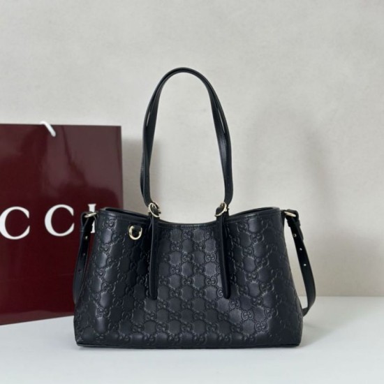 Replica Borse tote media Gucci 815214 GG Emblem pelle goffrata nera Imitazioni Replica Borse tote media Gucci 815214 GG Emblem pelle goffrata nera