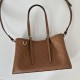 Replica Borsa tote media Gucci 815214 GG Emblem pelle goffrata marrone Imitazioni Replica Borsa tote media Gucci 815214 GG Emblem pelle goffrata marrone