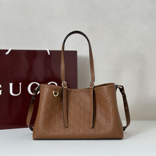 Replica Borsa tote media Gucci 815214 GG Emblem pelle goffrata marrone Imitazioni Replica Borsa tote media Gucci 815214 GG Emblem pelle goffrata marrone