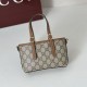 Replica Gucci 855491 GG Emblem mini borsa marrone Imitazioni Replica Gucci 855491 GG Emblem mini borsa marrone