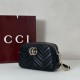 Replica Gucci 855273 GG Marmont borsa piccola per fotocamera nera Imitazioni Replica Gucci 855273 GG Marmont borsa piccola per fotocamera nera