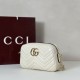 Replica Gucci 855273 GG Marmont borsa piccola per fotocamera bianco Imitazioni Replica Gucci 855273 GG Marmont borsa piccola per fotocamera bianco