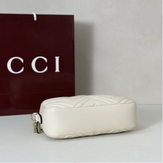 Replica Gucci 855273 GG Marmont borsa piccola per fotocamera bianco Imitazioni Replica Gucci 855273 GG Marmont borsa piccola per fotocamera bianco