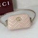 Replica Gucci 855273 GG Marmont borsa piccola per fotocamera rosa Imitazioni Replica Gucci 855273 GG Marmont borsa piccola per fotocamera rosa