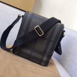 Replica Borsa a tracolla Piccola Uomo nera Outlet Borsa a tracolla Piccola Uomo nera imitazioni perfette