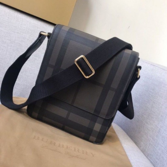 Replica Borsa a tracolla Piccola Uomo nera Outlet Borsa a tracolla Piccola Uomo nera imitazioni perfette