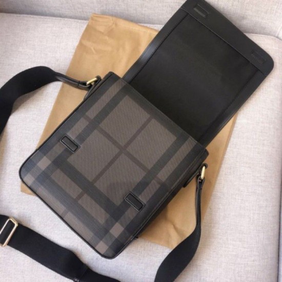 Replica Borsa a tracolla Piccola Uomo nera Outlet Borsa a tracolla Piccola Uomo nera imitazioni perfette