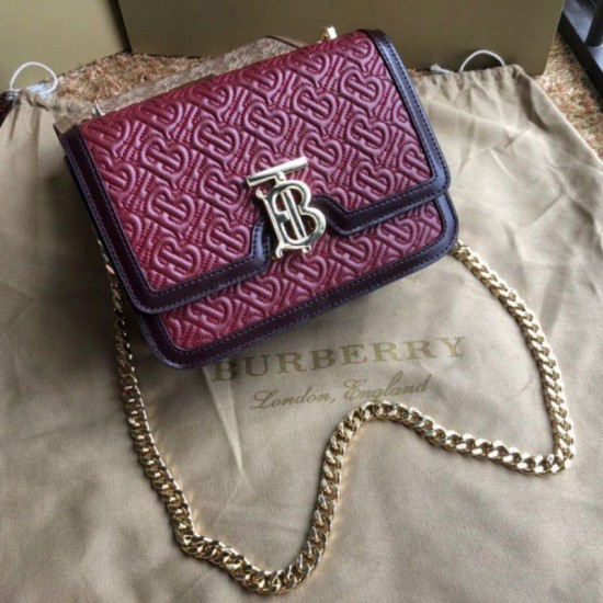 Replica Bora Pari TB piccola in pelle di agnello con monogramma trapuntato rossa Outlet Bora Pari replica TB piccola in pelle di agnello con monogramma trapuntato rossa imitazioni perfette