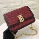 Replica Borsa TB piccola in pelle di agnello con monogramma trapuntato rossa Outlet Borsa TB piccola in pelle di agnello con monogramma trapuntato rossa imitazioni perfette