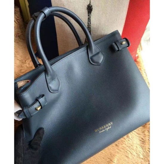 Replica Borsa media a quadri House Check Blu scuro Outlet Borsa media a quadri House Check Blu scuro imitazioni perfette