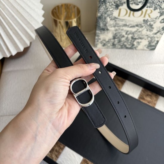 Replica Cintura reversibile Dior 30 Montaigne 20 mm nera/blu/marrone Replica Cintura reversibile Dior 30 Montaigne 20 mm nera/blu/marrone