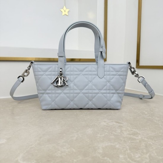 Replica Borsa Dior Toujours con tracolla in pelle di vitello Macrocannage