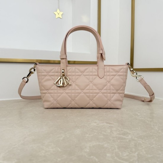 Replica Borsa Dior Toujours con tracolla in pelle di vitello Macrocannage