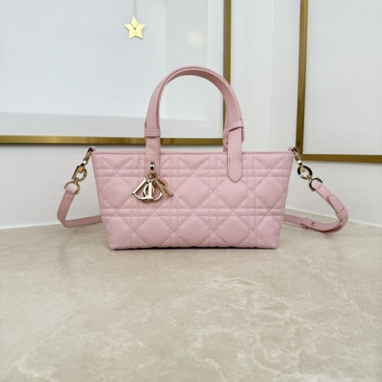Replica Borsa Dior Toujours con tracolla in pelle di vitello Macrocannage