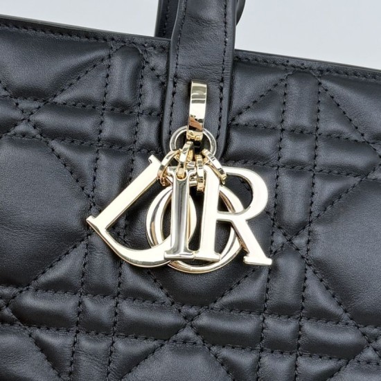 Replica Borsa Dior Toujours con tracolla in pelle di vitello Macrocannage