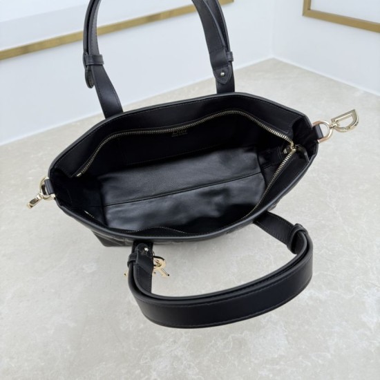 Replica Borsa Dior Toujours con tracolla in pelle di vitello Macrocannage