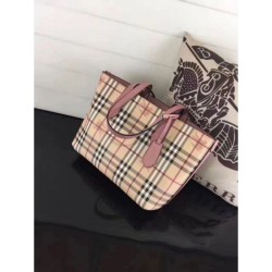 Riproduzione Fedele Haymarket Check Reversible Tote Borse Rosa imitazioni Replica Alta Qualità Haymarket Check Reversible Tote Borse Rosa