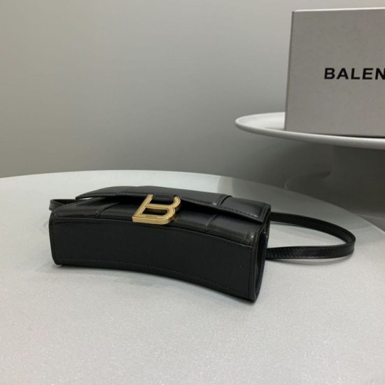 Balenciaga Hourglass Beltbag Nero Dupe Perfetta Cloni Firmate Balenciaga Hourglass Beltbag Nero imitazioni