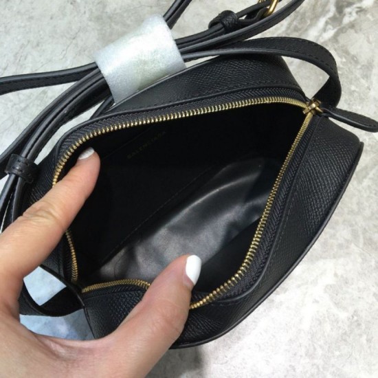 Borsa per fotocamera piccola Balenciaga Everyday Pelle di vitello pieno fiore nera Dupe Perfetta Cloni Firmate Borsa per fotocamera piccola Balenciaga Everyday Pelle di vitello pieno fiore nera imitazioni