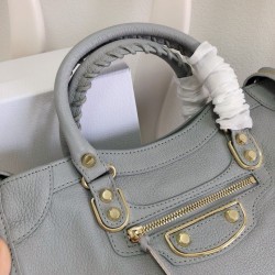 Borsa da città Balenciaga Classic con bordo metallizzato azzurro Borsa da città Balenciaga Classic con bordo metallizzato azzurro