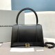 Borsa a tracolla media Clessidra Balenciaga nera Dupe Perfetta Cloni Firmate Borsa a tracolla media Clessidra Balenciaga nera imitazioni