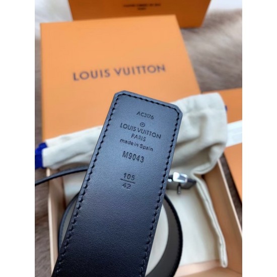 Dupe LV Initiales 40MM Cintura reversibile Monogram Eclipse M9043S imitazioni perfette Replica LV Initiales 40MM Cintura reversibile Monogram Eclipse M9043S Griffate