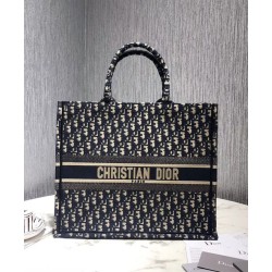 Borse Christian Dior Book Tote M1286 Blu scuro Borse Christian Dior Book Tote M1286 Blu scuro