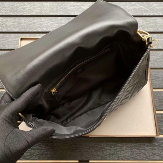 Replica Borsa baguette grande con logo FF nera Outlet Borsa baguette grande con logo FF nera imitazioni perfette