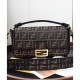 Replica Borsa Baguette in tessuto 8BR600 nera Outlet replica Baguette in tessuto 8BR600 nera imitazioni perfette