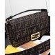Replica Borsa Baguette in tessuto 8BR600 nera Outlet replica Baguette in tessuto 8BR600 nera imitazioni perfette