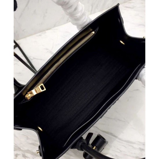 Borsa a mano monocromatica Saffiano Prada nera Borsa a mano monocromatica Saffiano Prada nera