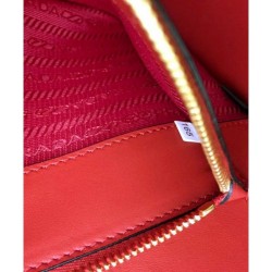 Borse a tracolla Prada Monochrome saffiano rossa Borse a tracolla Prada Monochrome saffiano rossa