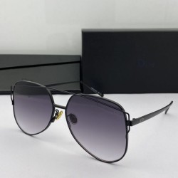 Dupe Occhiali da sole quadrati sfumati Dior Diorstellaire Nero imitazioni perfette Replica Occhiali da sole quadrati sfumati Dior Diorstellaire Nero Griffate