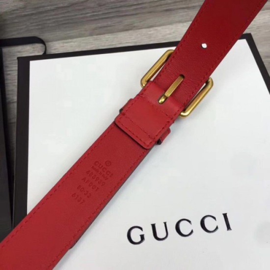 Replica Cintura in pelle con morsetto rosso 488939 Outlet Cintura in pelle con morsetto rosso 488939 imitazioni perfette