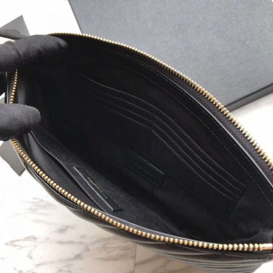 Replica Dettagli perfetti YSL Saint Laurent Custodia per tablet Monogram Matelasse nera Outlet Dettagli perfetti YSL Saint Laurent Custodia per tablet Monogram Matelasse nera imitazioni perfette