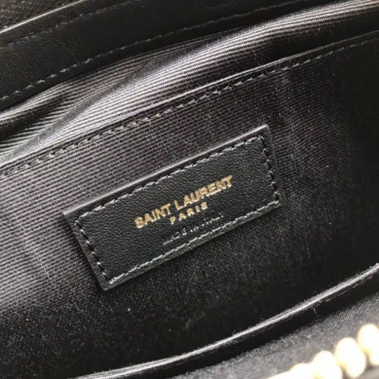 Replica Dettagli perfetti YSL Saint Laurent Custodia per tablet Monogram Matelasse nera Outlet Dettagli perfetti YSL Saint Laurent Custodia per tablet Monogram Matelasse nera imitazioni perfette