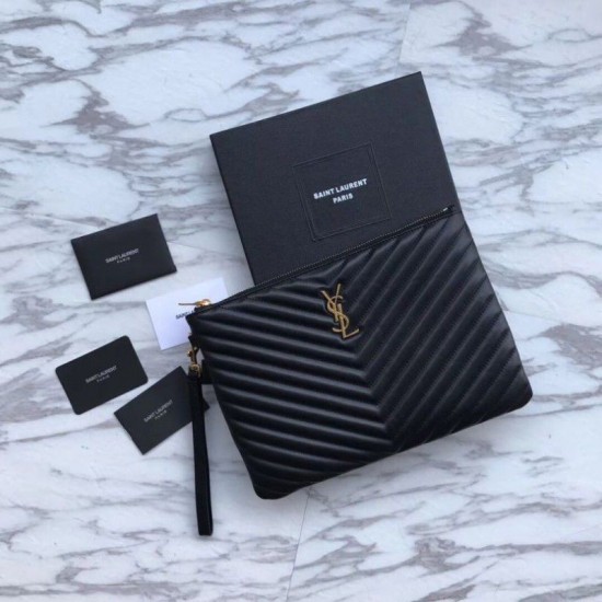 Replica Dettagli perfetti YSL Saint Laurent Custodia per tablet Monogram Matelasse nera Outlet Dettagli perfetti YSL Saint Laurent Custodia per tablet Monogram Matelasse nera imitazioni perfette