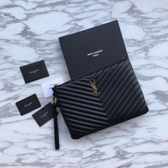 Replica Dettagli perfetti YSL Saint Laurent Custodia per tablet Monogram Matelasse nera Outlet Dettagli perfetti YSL Saint Laurent Custodia per tablet Monogram Matelasse nera imitazioni perfette