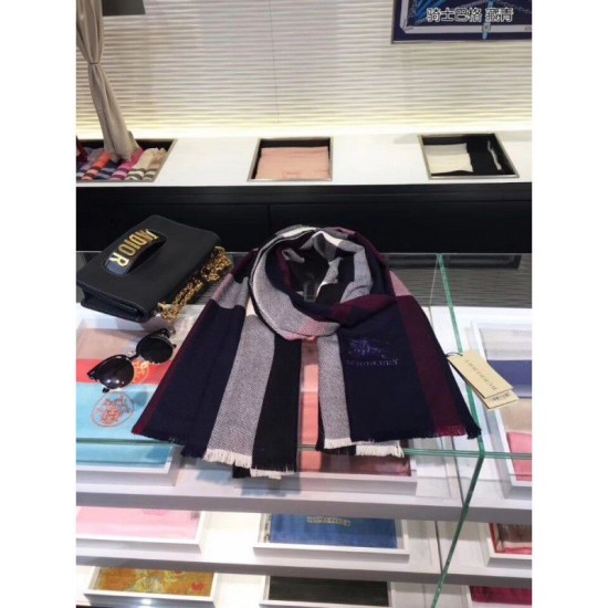 Replica Alta Qualità Classic Large Check Sciarpa Navy di Cashmere