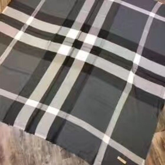 Riproduzione Fedele Pari replica Lightweight Controlla Modale e Lana Square Sciarpa Blu imitazioni Replica Alta Qualità Pari Lightweight Controlla Modale e Lana Square Sciarpa Blu