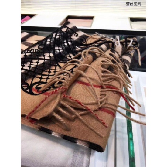 Riproduzione Fedele Sciarpa in Cashmere Classic in Camel Check e Lace imitazioni Replica Alta Qualità Sciarpa in Cashmere Classic in Camel Check e Lace