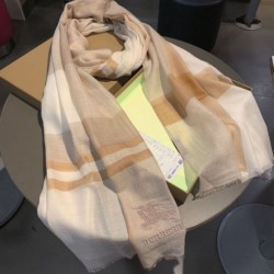 Replica Borsa Scialle in seta cashmere a quadri Burberry 80 x 200 marrone Outlet replica Scialle in seta cashmere a quadri Burberry 80 x 200 marrone imitazioni perfette