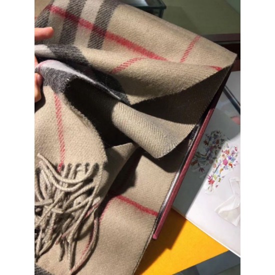 Replica Borsa Sciarpa Burberry classica in cashmere double face 30 x 168 Marrone Outlet replica Sciarpa Burberry classica in cashmere double face 30 x 168 Marrone imitazioni perfette
