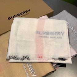 Replica Scialle in cashmere con motivo check classico Burberry 75 x 205 bianco Outlet Scialle in cashmere con motivo check classico Burberry 75 x 205 bianco imitazioni perfette