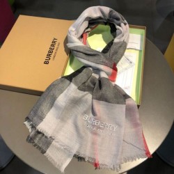 Replica Scialle in cashmere con motivo check classico Burberry 75 x 205 grigio Outlet Scialle in cashmere con motivo check classico Burberry 75 x 205 grigio imitazioni perfette