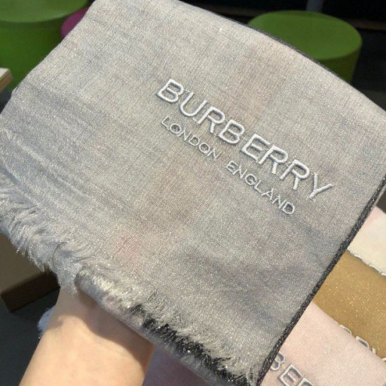 Replica Scialle in cashmere con motivo check classico Burberry 75 x 205 grigio Outlet Scialle in cashmere con motivo check classico Burberry 75 x 205 grigio imitazioni perfette