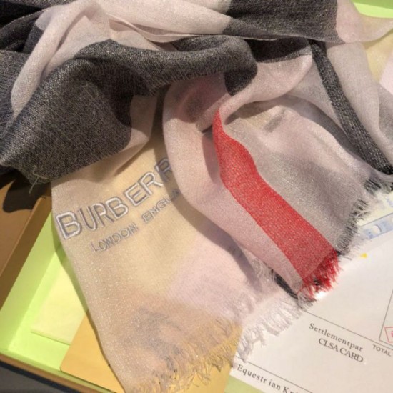 Replica Borsa Scialle in cashmere con motivo check classico Burberry 75 x 205 rosa Outlet replica Scialle in cashmere con motivo check classico Burberry 75 x 205 rosa imitazioni perfette
