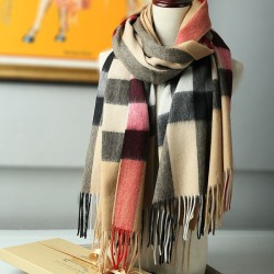 Replica Pari Scialle in cashmere con motivo check classico Burberry 70 x 200 marrone Outlet Pari replica Scialle in cashmere con motivo check classico Burberry 70 x 200 marrone imitazioni perfette