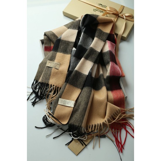 Replica Pari Scialle in cashmere con motivo check classico Burberry 70 x 200 marrone Outlet Pari replica Scialle in cashmere con motivo check classico Burberry 70 x 200 marrone imitazioni perfette
